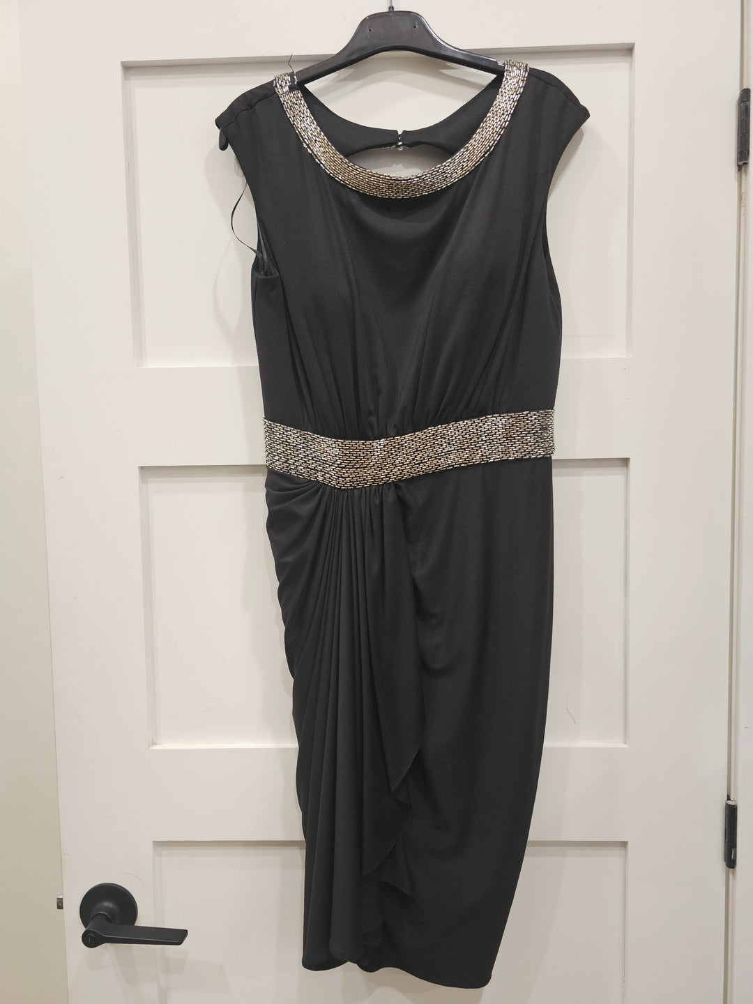 Jadore J4047 dress