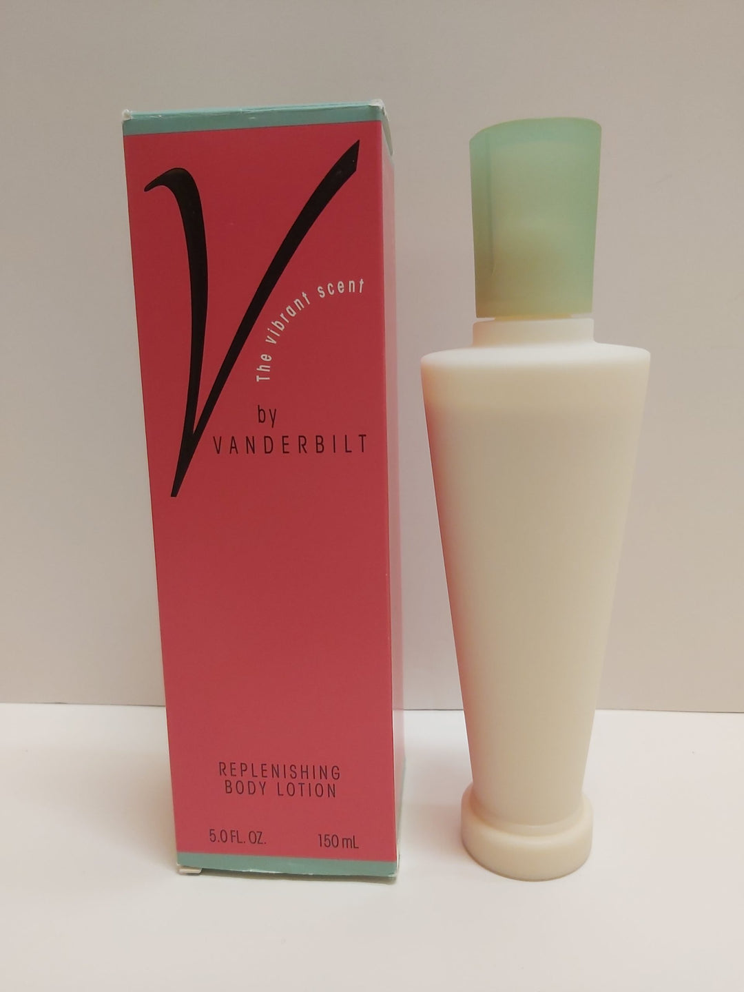 Vanderbilt The Vibrant Scent Body Lotion for Women