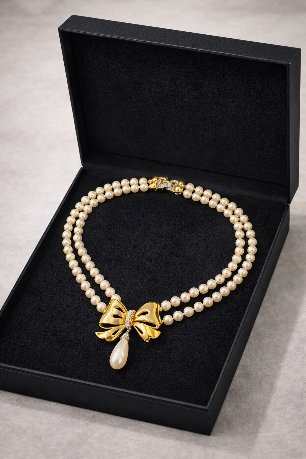 Oscar de la Renta Jewelry 135 Necklace/Earrings Set