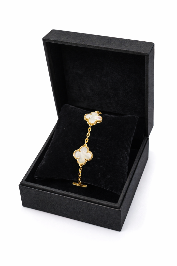 Van Cleef & Arpels Jewelry Bracelet 06