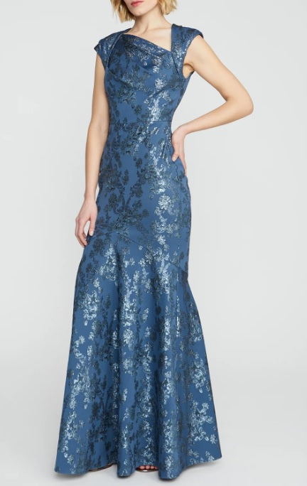 Theia 88112187 gown