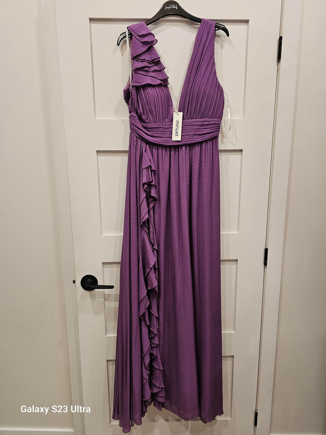 Minute 2741 gown