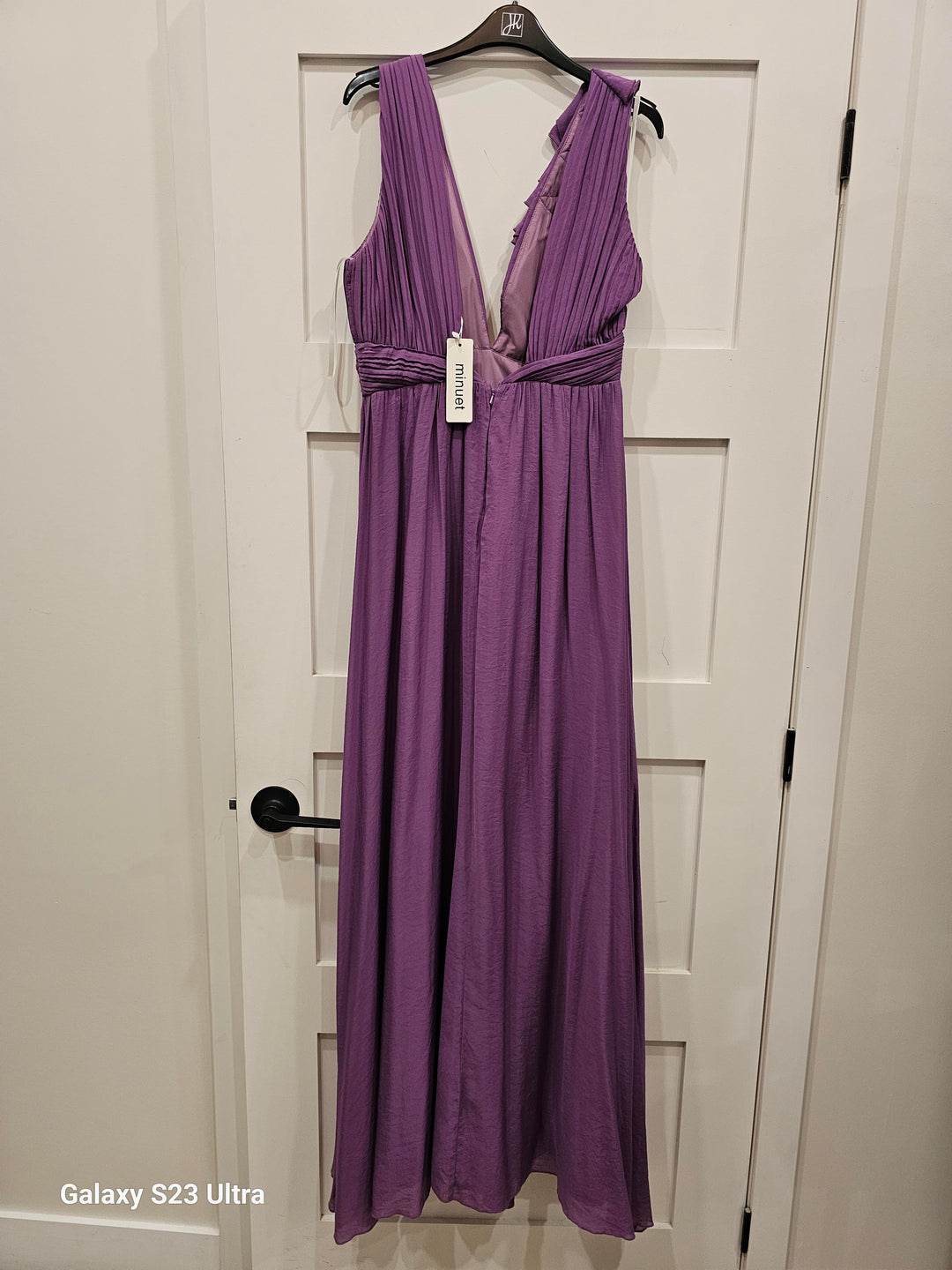 Minute 2741 gown