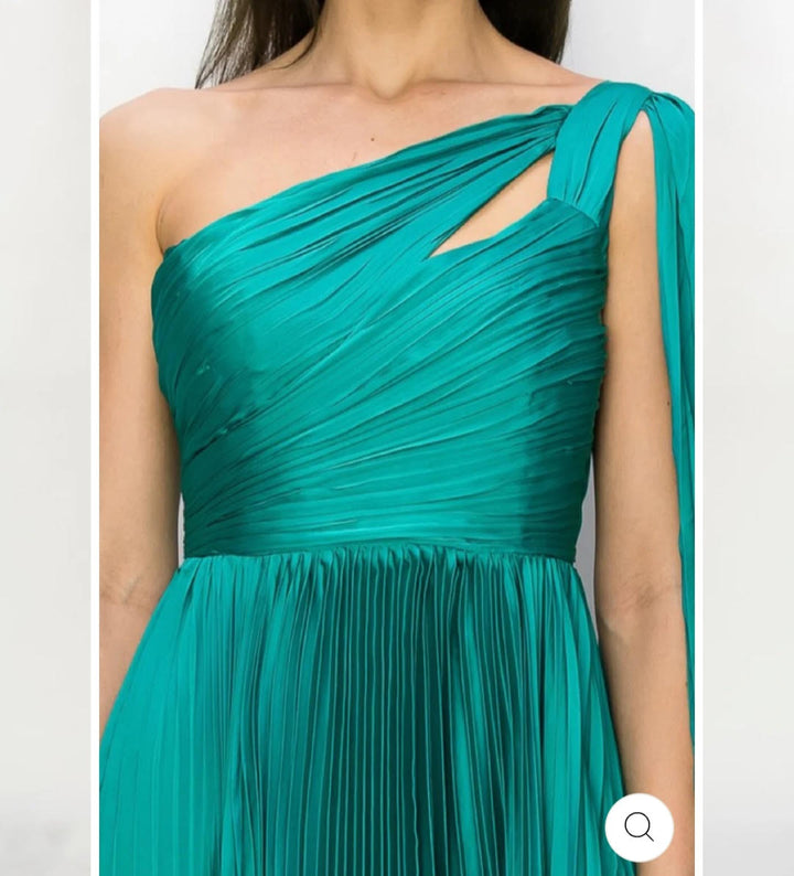 Minute 3000 gown