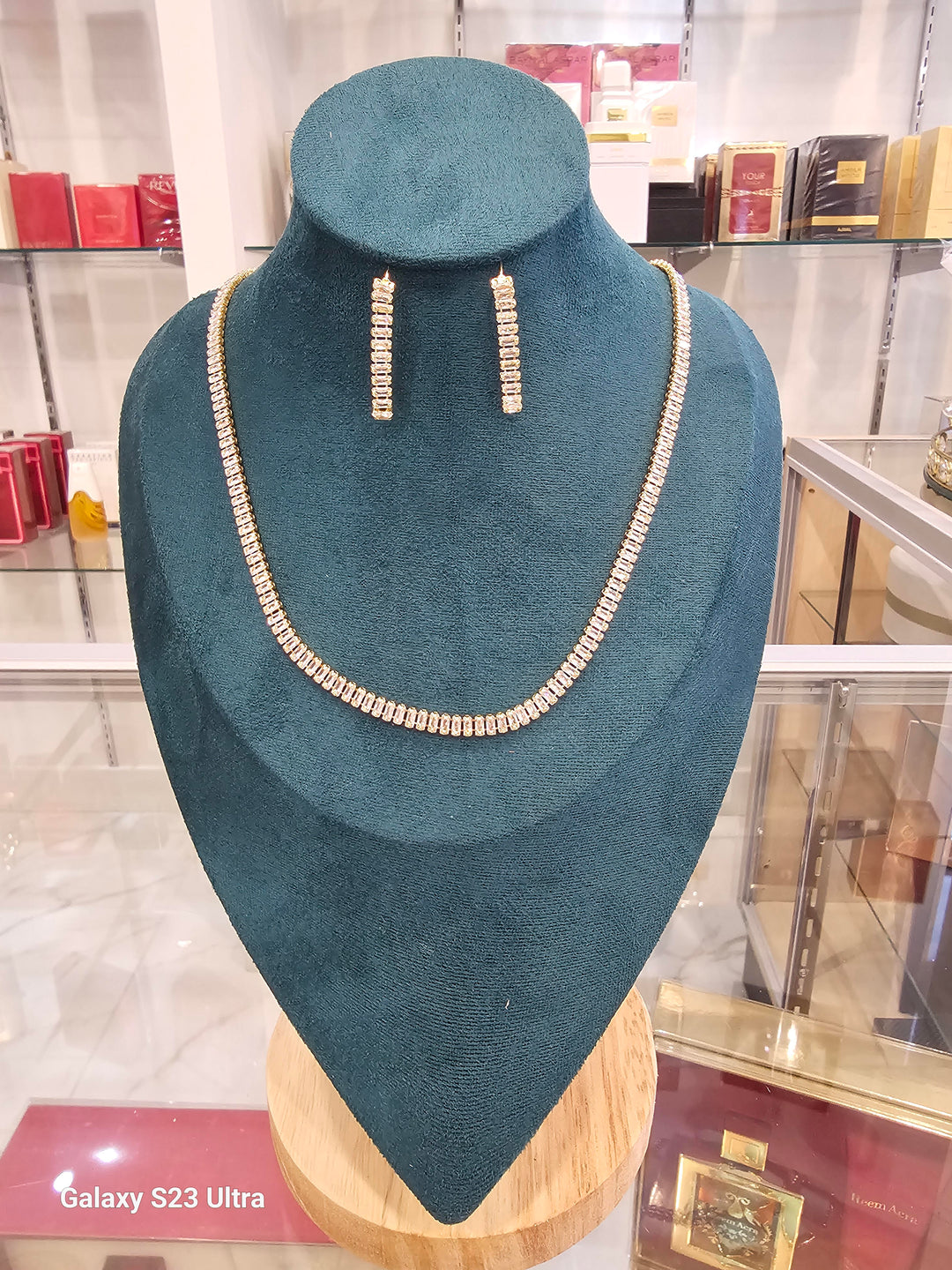 Cheri Bliss Necklace & Earrings Set