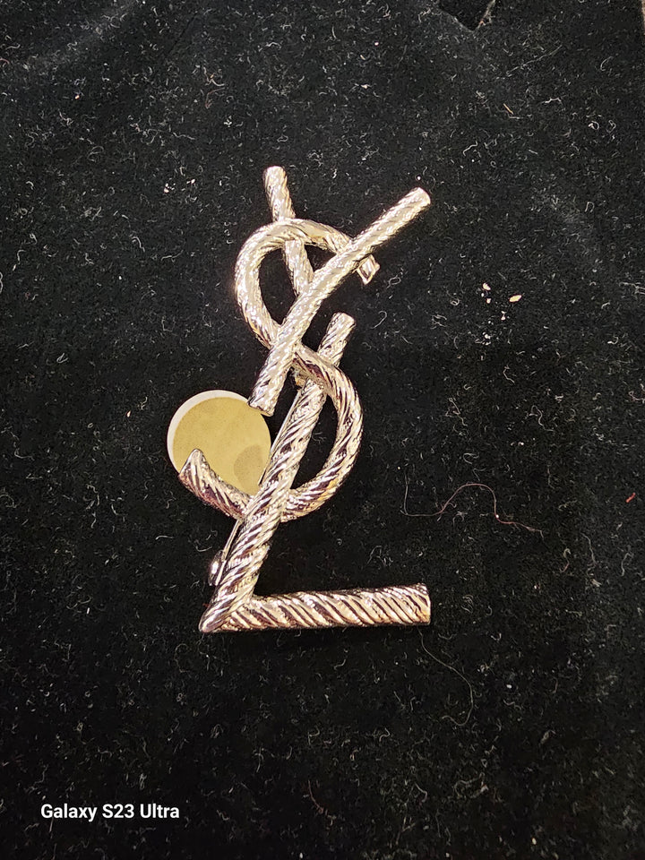 Fashion Jewlery Designer Inspired brooches