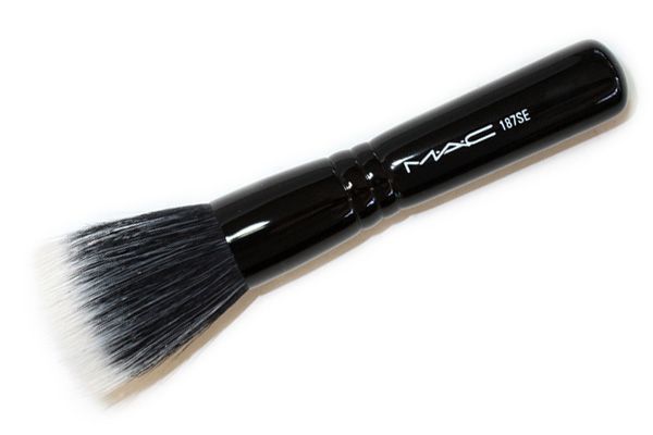 MAC Brush #187SE Stippling duo fibre